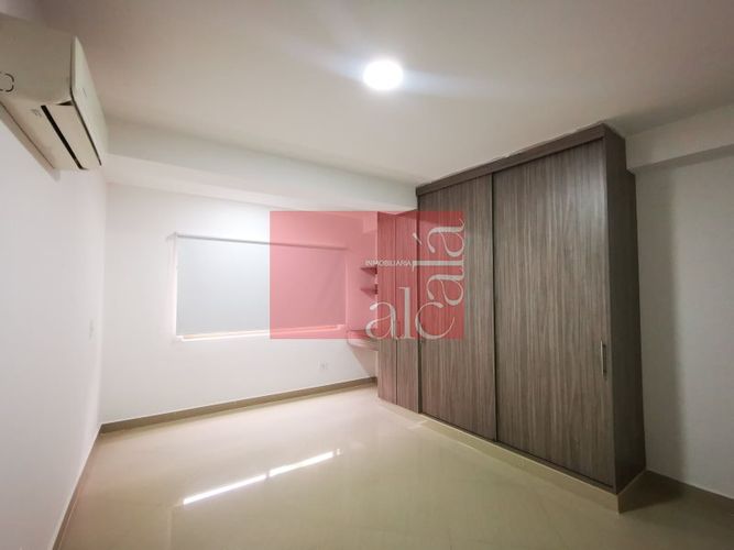 Edificio en venta en La Gloria, Medellín, 1000 m² · foto 18 de 24