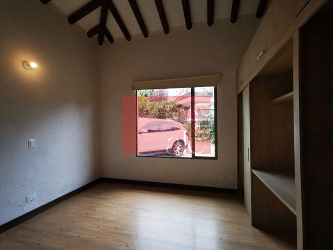 Casa de 4 alcobas en venta en Loma De Las Brujas, Envigado, 990 m² · foto 6 de 24