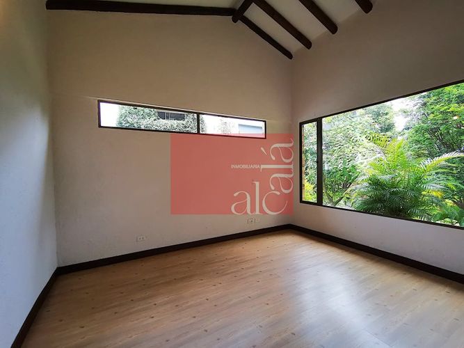 Casa de 4 alcobas en venta en Loma De Las Brujas, Envigado, 990 m² · foto 7 de 24