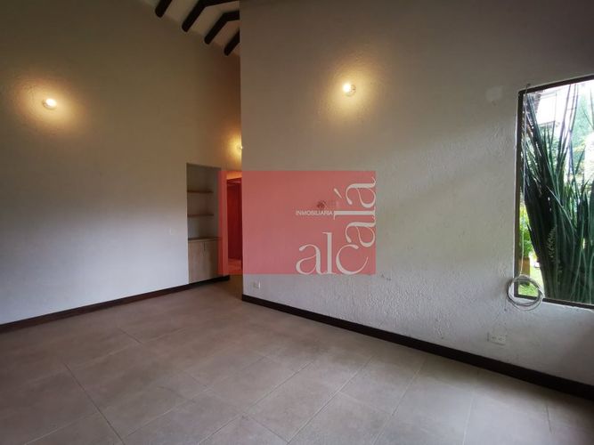 Casa de 4 alcobas en venta en Loma De Las Brujas, Envigado, 990 m² · foto 8 de 24
