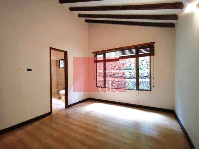 Casa de 4 alcobas en venta en Loma De Las Brujas, Envigado, 990 m² · foto 18 de 24