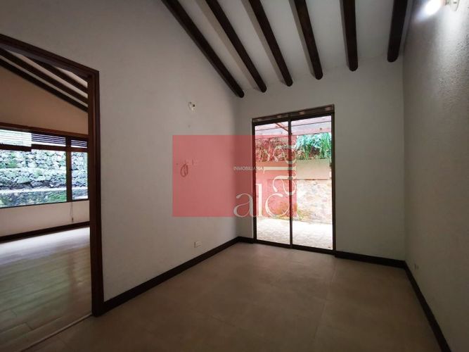 Casa de 4 alcobas en venta en Loma De Las Brujas, Envigado, 990 m² · foto 19 de 24