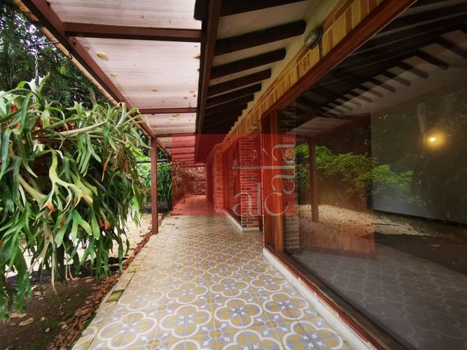 Casa de 4 alcobas en venta en Loma De Las Brujas, Envigado, 990 m² · foto 21 de 24