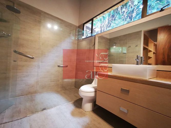 Casa de 4 alcobas en venta en Loma De Las Brujas, Envigado, 990 m² · foto 23 de 24