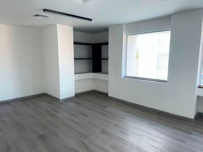 Oficina en arriendo en El Poblado, Medellín, 126 m² · foto 6 de 12