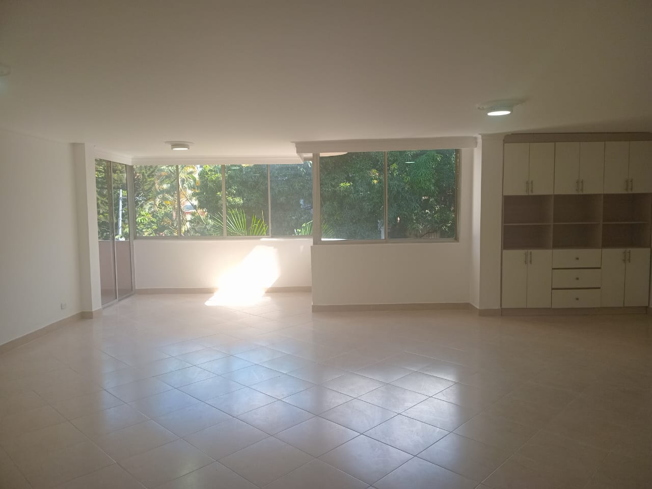 Apartamento en venta en El Poblado, Medellín · foto 2 de 18