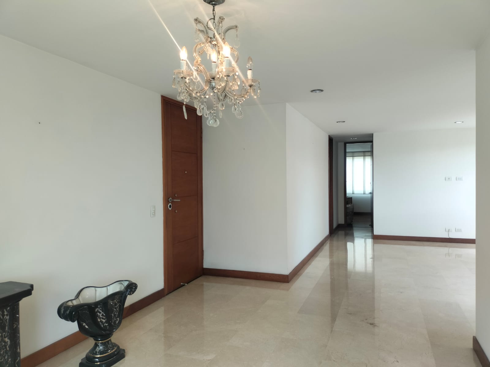 Apartamento en arriendo en El Poblado, Medellín · foto 4 de 16