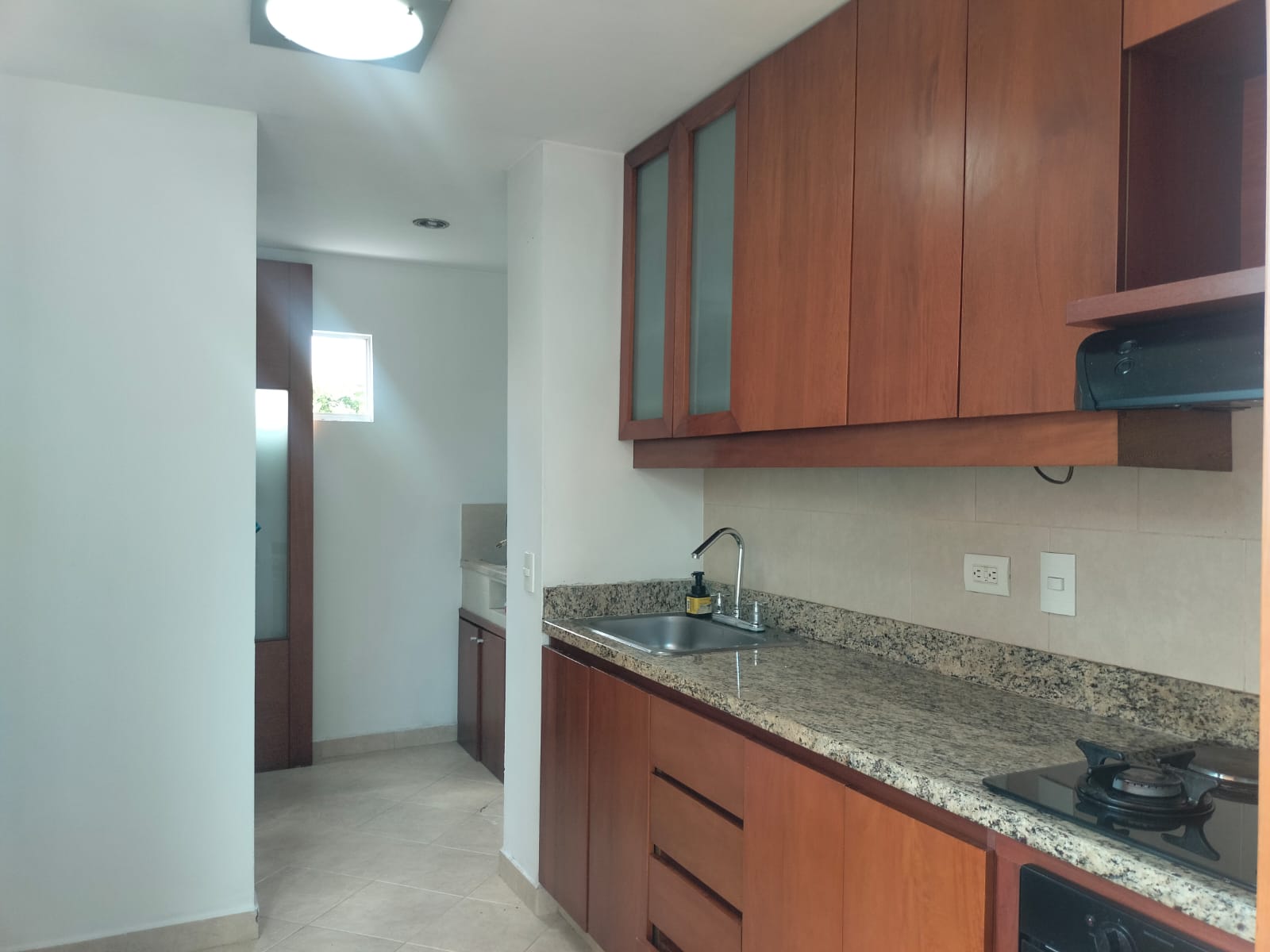 Apartamento en arriendo en El Poblado, Medellín · foto 6 de 16