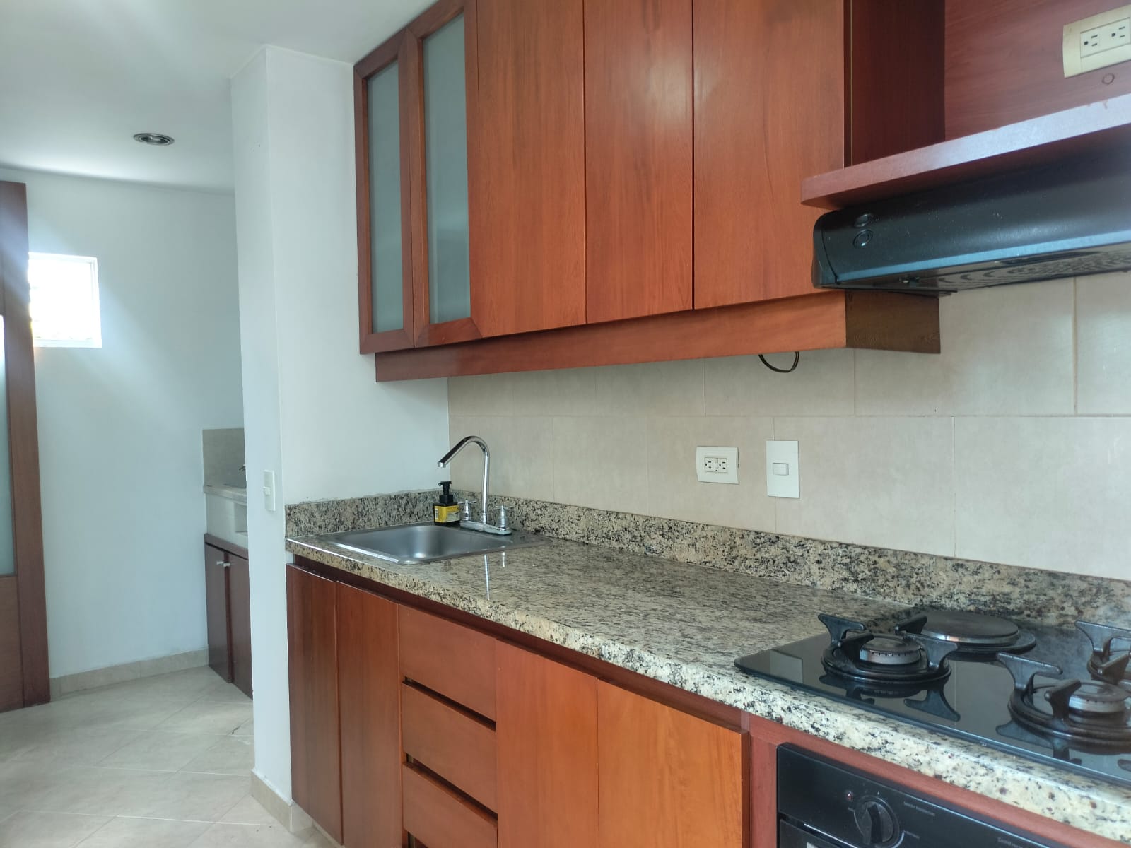 Apartamento en arriendo en El Poblado, Medellín · foto 8 de 16