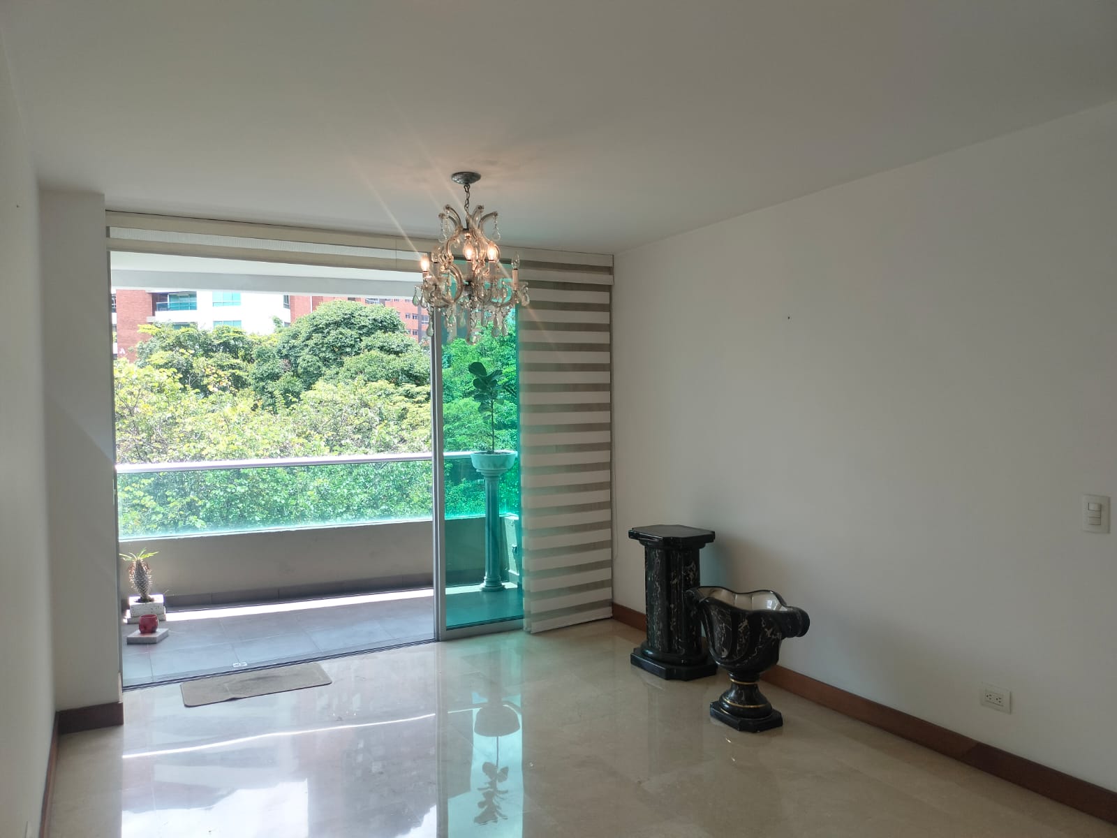 Apartamento en arriendo en El Poblado, Medellín · foto 2 de 16