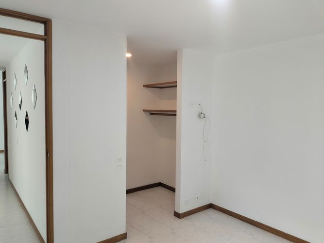 Apartamento de 3 alcobas en arriendo en El Poblado, Medellín, 70 m² · foto 2 de 18