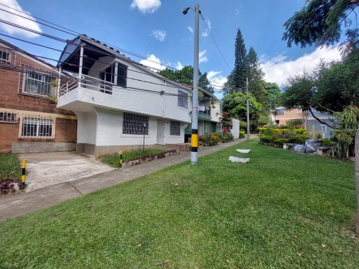 Casa en Venta en Santa Mónica, Medellín