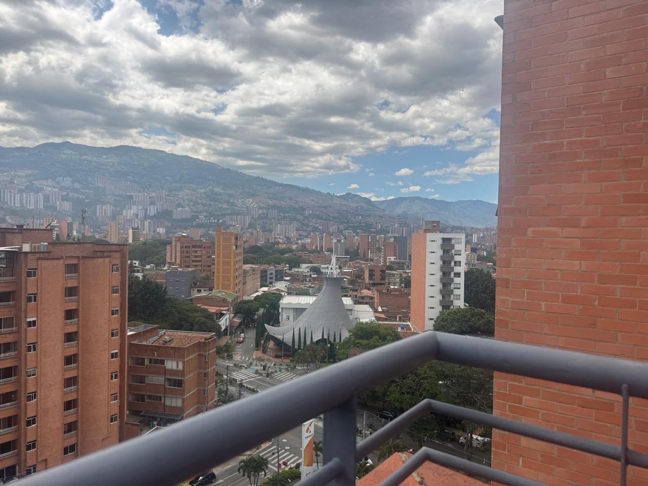 Apartamento en venta en Laureles, Medellín 2