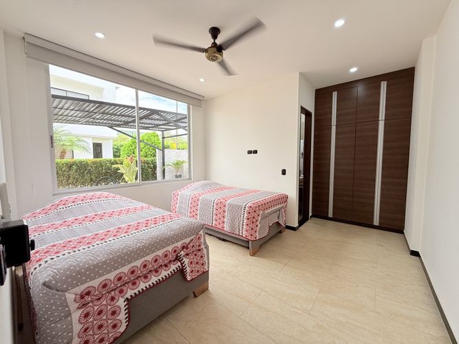 Casa de 5 alcobas en venta en Centro, Girardot, 287 m² · foto 11 de 24