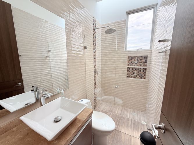 Casa de 5 alcobas en venta en Centro, Girardot, 287 m² · foto 18 de 24