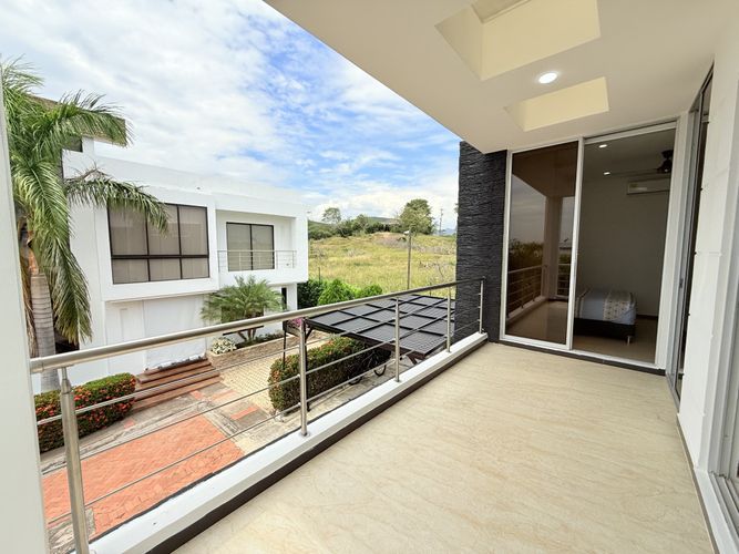 Casa de 5 alcobas en venta en Centro, Girardot, 287 m² · foto 20 de 24