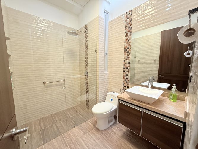 Casa de 5 alcobas en venta en Centro, Girardot, 287 m² · foto 22 de 24