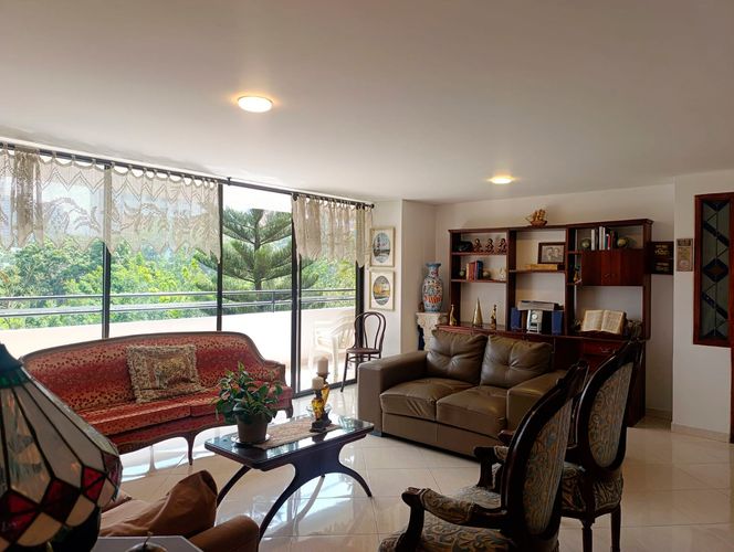 Apartamento de 3 alcobas en venta en El Poblado, Medellín, 133 m² · foto 5 de 19