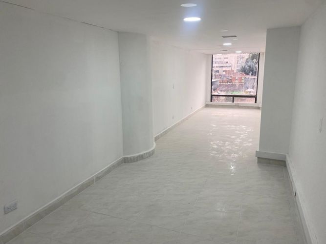 Oficina en arriendo en El Poblado, Medellín, 30 m² · foto 6 de 10