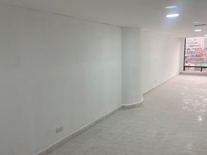 Oficina en arriendo en El Poblado, Medellín, 30 m² · foto 7 de 10