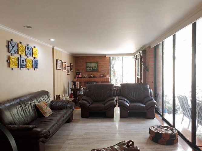 Casa de 4 alcobas en venta en El Poblado, Medellín, 257 m² · foto 4 de 18