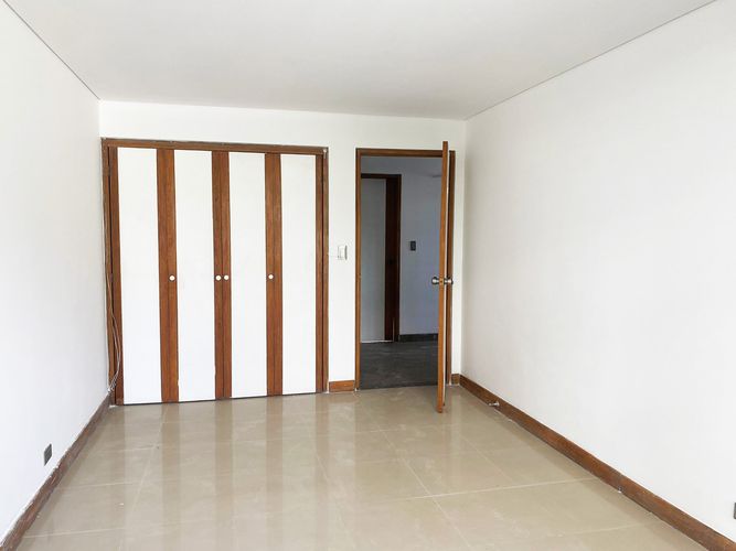 Apartamento de 4 alcobas en arriendo en El Poblado, Medellín, 250 m² · foto 11 de 19