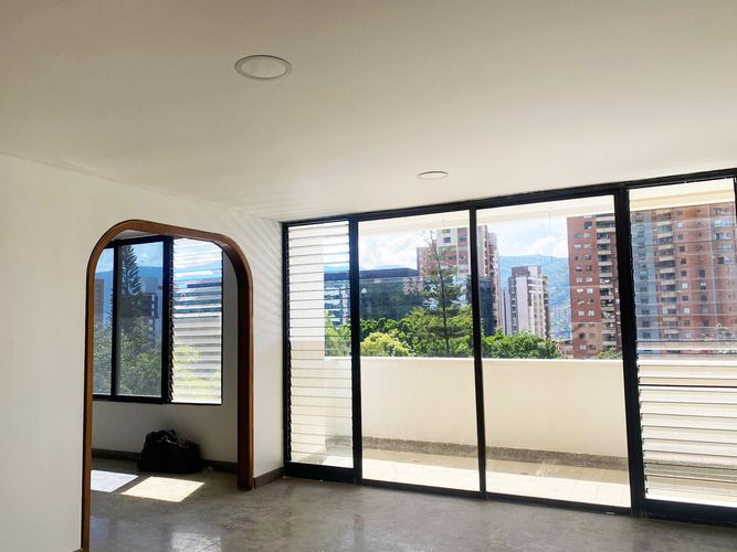 Apartamento de 4 alcobas en arriendo en El Poblado, Medellín, 250 m² · foto 3 de 19