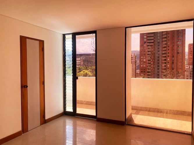 Apartamento de 4 alcobas en arriendo en El Poblado, Medellín, 250 m² · foto 13 de 19
