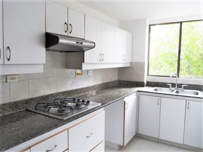 Apartamento de 3 alcobas en arriendo en El Tesoro, Medellín, 160 m² · foto 4 de 16