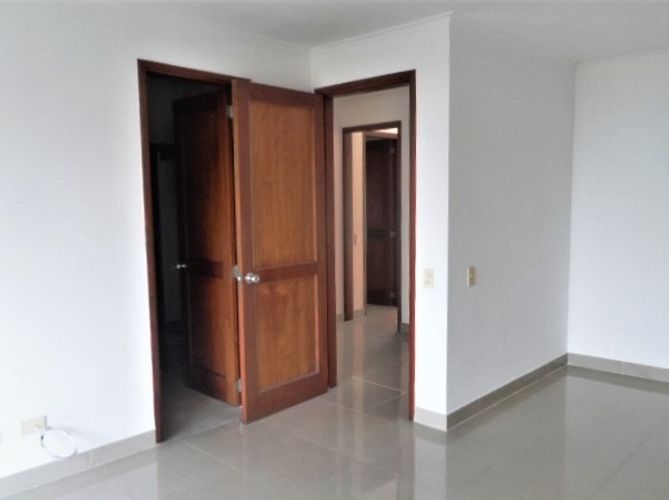 Apartamento de 3 alcobas en arriendo en El Tesoro, Medellín, 160 m² · foto 10 de 16