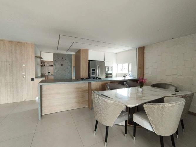 Apartamento de 3 alcobas en arriendo en El Poblado, Medellín, 150 m² · foto 5 de 15