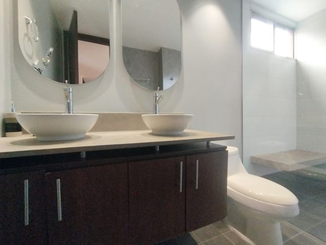 Apartamento de 3 alcobas en arriendo en El Poblado, Medellín, 150 m² · foto 14 de 15