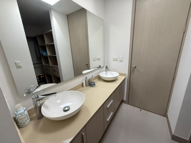 Casa de 3 alcobas en venta en El Castillo, Jamundí, 350 m² · foto 5 de 12