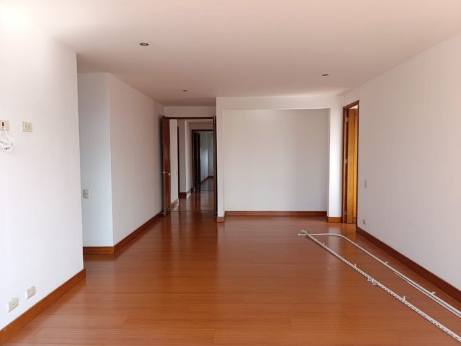 Apartamento de 3 alcobas en arriendo en El Poblado, Medellín, 230 m² · foto 9 de 18