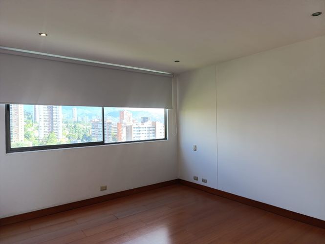 Apartamento de 3 alcobas en arriendo en El Poblado, Medellín, 230 m² · foto 8 de 18