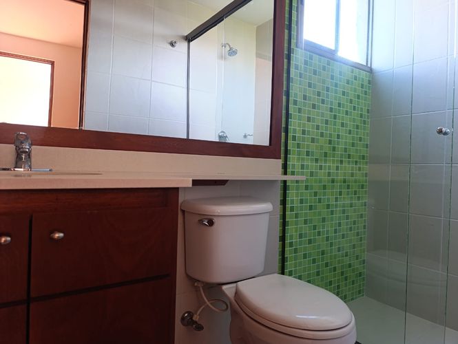 Apartamento de 3 alcobas en arriendo en El Poblado, Medellín, 230 m² · foto 16 de 18