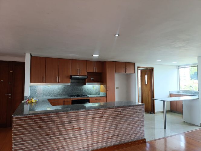 Apartamento de 3 alcobas en arriendo en El Poblado, Medellín, 230 m² · foto 7 de 18