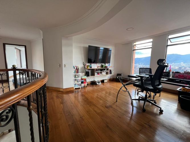 Apartamento de 3 alcobas en arriendo en El Diamante No. 2, Medellín, 344 m² · foto 6 de 19