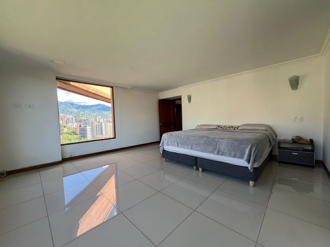 Apartamento de 3 alcobas en arriendo en El Diamante No. 2, Medellín, 344 m² · foto 11 de 19