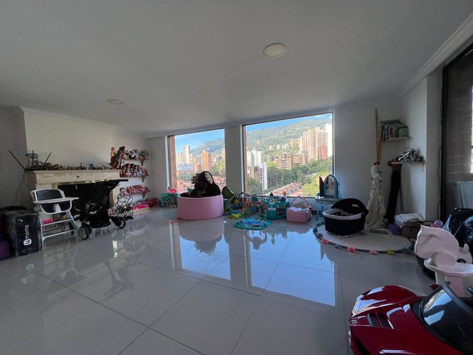Apartamento de 3 alcobas en arriendo en El Diamante No. 2, Medellín, 344 m² · foto 8 de 19
