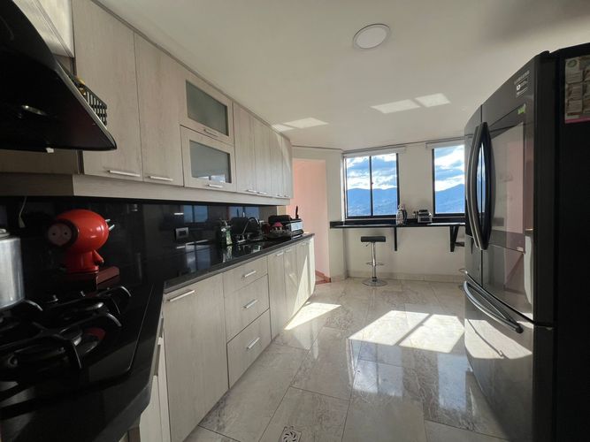 Apartamento de 3 alcobas en arriendo en El Diamante No. 2, Medellín, 344 m² · foto 4 de 19