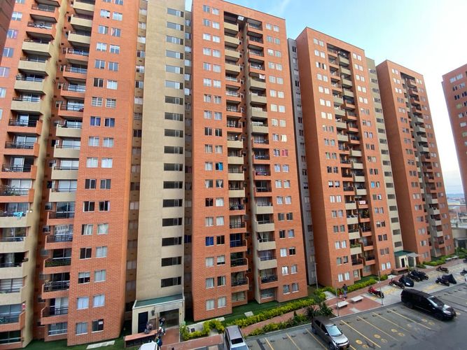 Apartamento de 3 alcobas en venta en Fontibon, Bogotá, 50 m² · foto 2 de 15