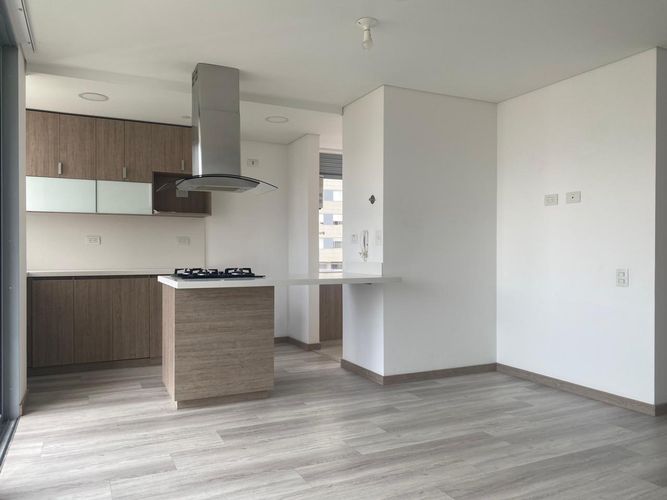 Apartamento de 2 alcobas en arriendo en Montessori, Envigado, 80 m² · foto 3 de 17