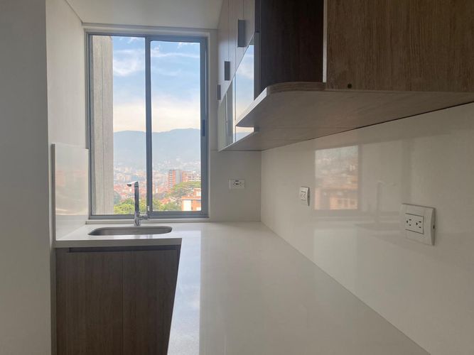 Apartamento de 2 alcobas en arriendo en Montessori, Envigado, 80 m² · foto 8 de 17