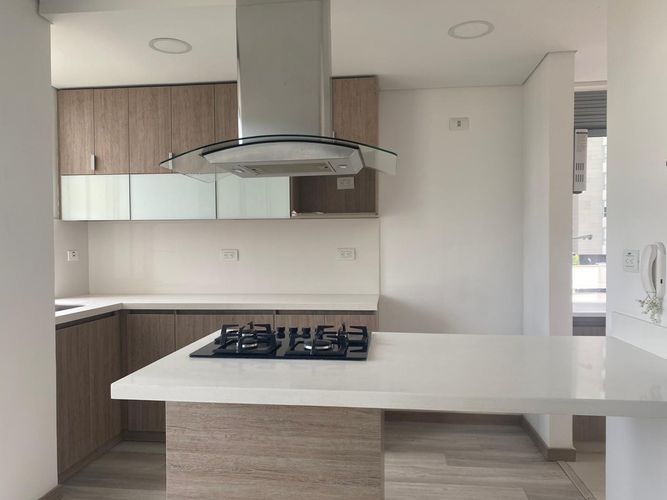 Apartamento de 2 alcobas en arriendo en Montessori, Envigado, 80 m² · foto 6 de 17