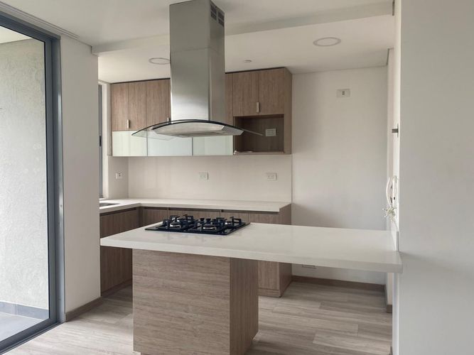 Apartamento de 2 alcobas en arriendo en Montessori, Envigado, 80 m² · foto 4 de 17