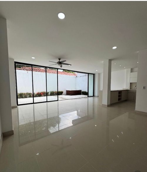 Casa de 4 alcobas en venta en La Morada, Jamundí, 270 m² · foto 2 de 24