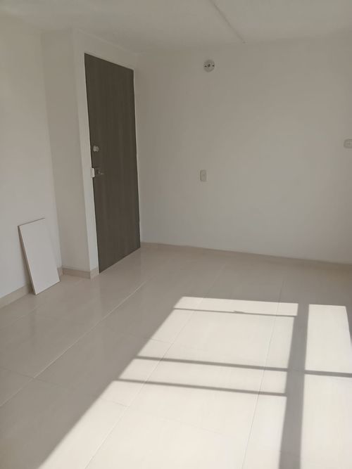 Apartamento de 2 alcobas en venta en Laguna Tierra Blanca, Soacha, 46 m² · foto 3 de 15