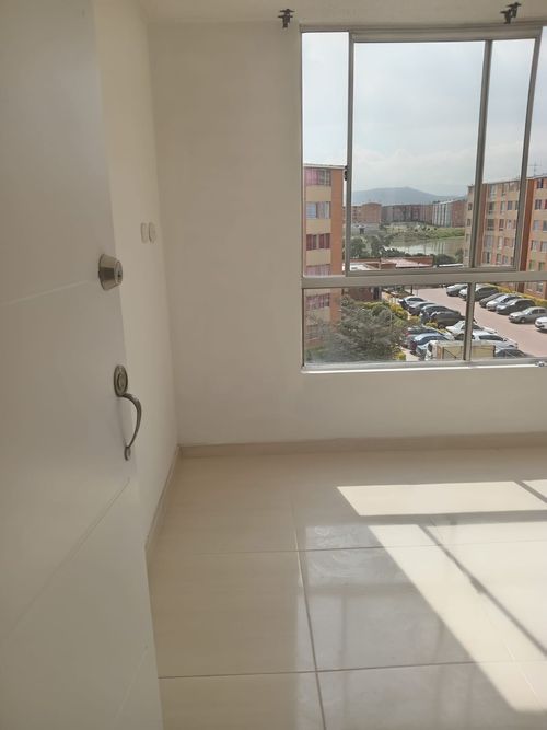 Apartamento de 2 alcobas en venta en Laguna Tierra Blanca, Soacha, 46 m² · foto 4 de 15