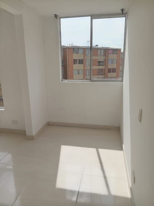 Apartamento de 2 alcobas en venta en Laguna Tierra Blanca, Soacha, 46 m² · foto 5 de 15